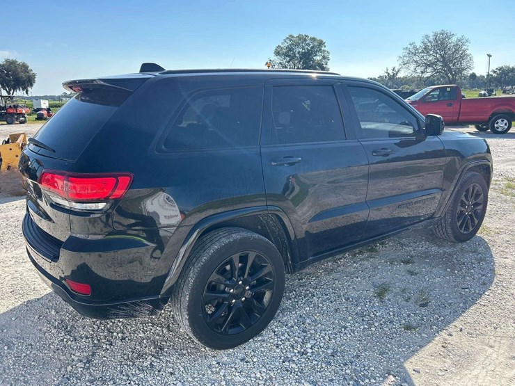 2018-jeep-grand-cherokee-image-3