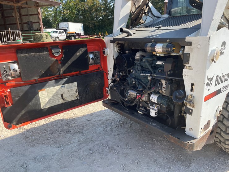 2011-bobcat-s650-image-12