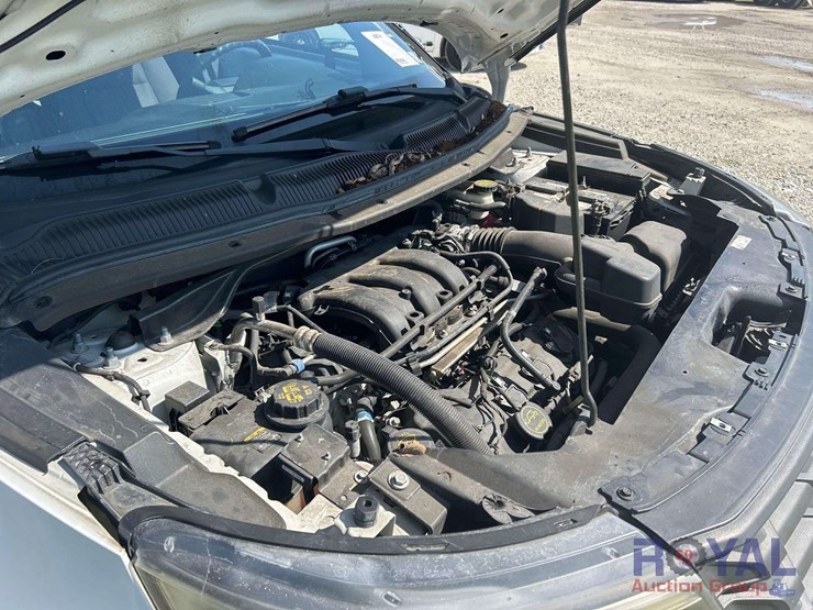 2017-ford-explorer-image-8