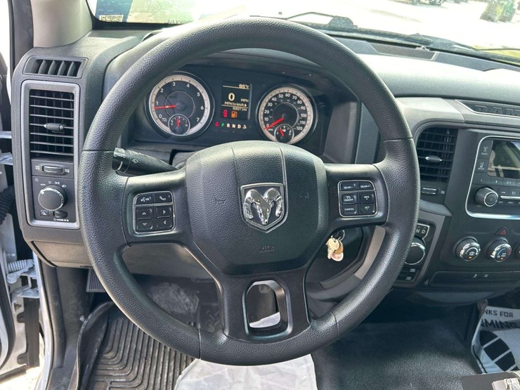 2019-ram-1500-classic-image-12