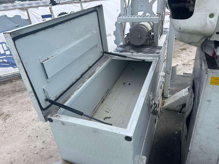 2016-freightliner-m2-106-altec-am50-50ft-bucket-truck-image-37