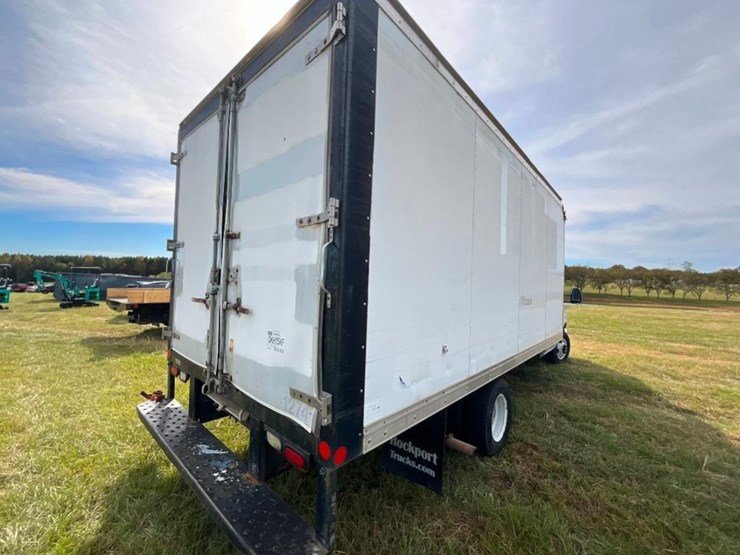 2014-ford-e350-image-26