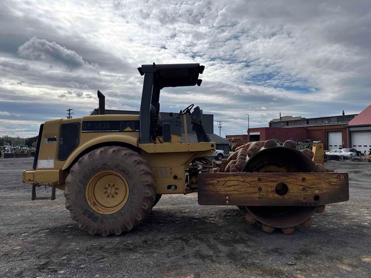 2001-caterpillar-cp-563d-image-5