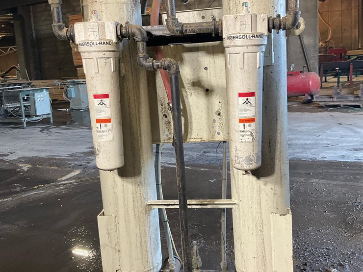 #151-•-ingersol-rand-air-dryer-image-12