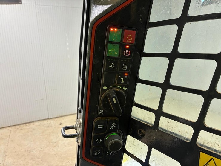 2022-bobcat-t66-image-19