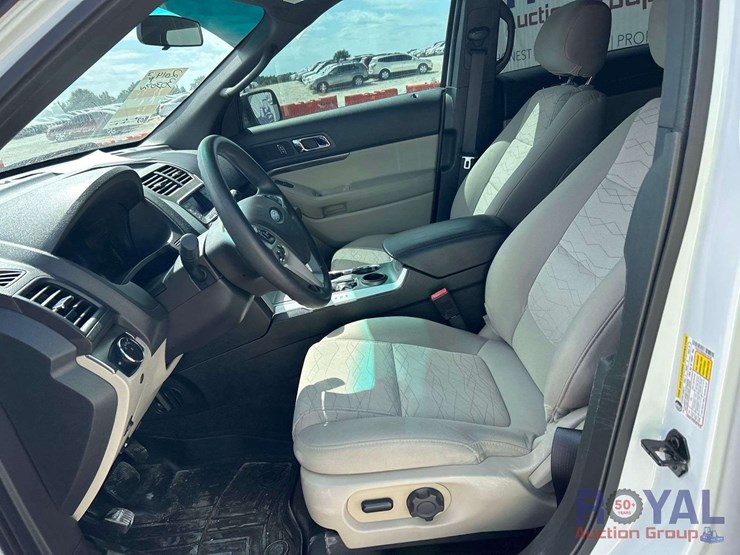 2014-ford-explorer-image-12