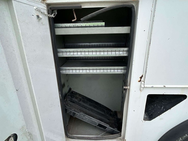 2006-ford-f650-image-22