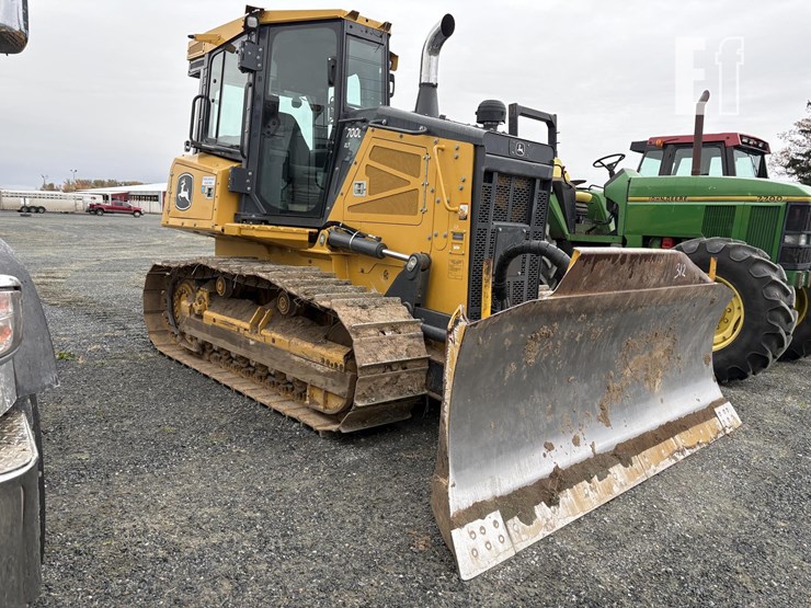 2021-deere-700l-image-2