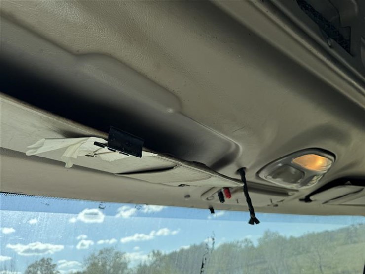 2005-peterbilt-387-image-29