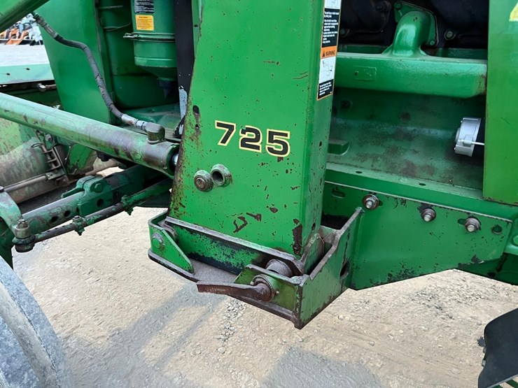 john-deere-725-image-15