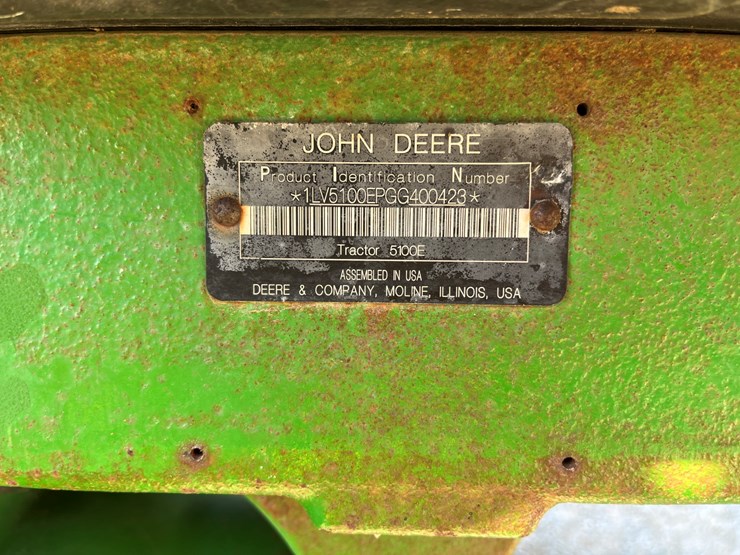 2016-john-deere-5100e-image-21
