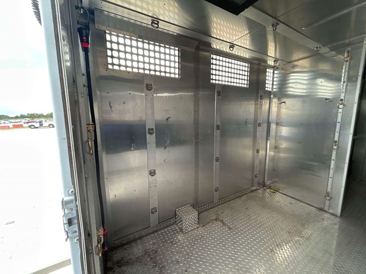 2012-ford-f550-image-30