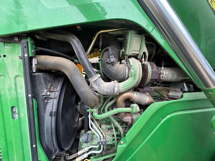 2013-john-deere-6150r-image-21