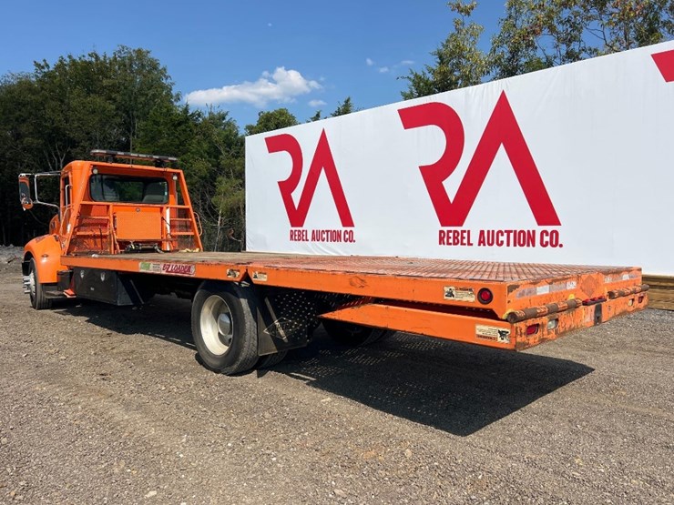 2016-peterbilt-pb337-flatbed-truck-image-2