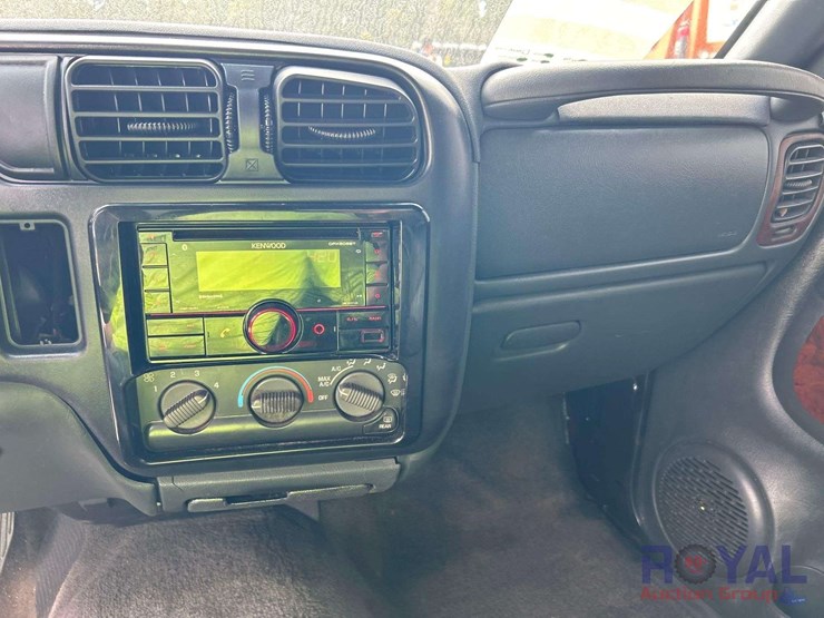 2002-chevrolet-s10-image-18