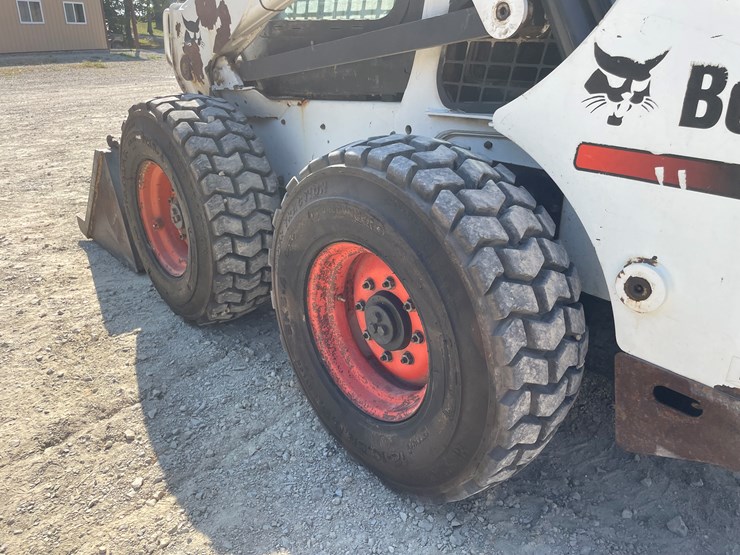 2011-bobcat-s650-image-17