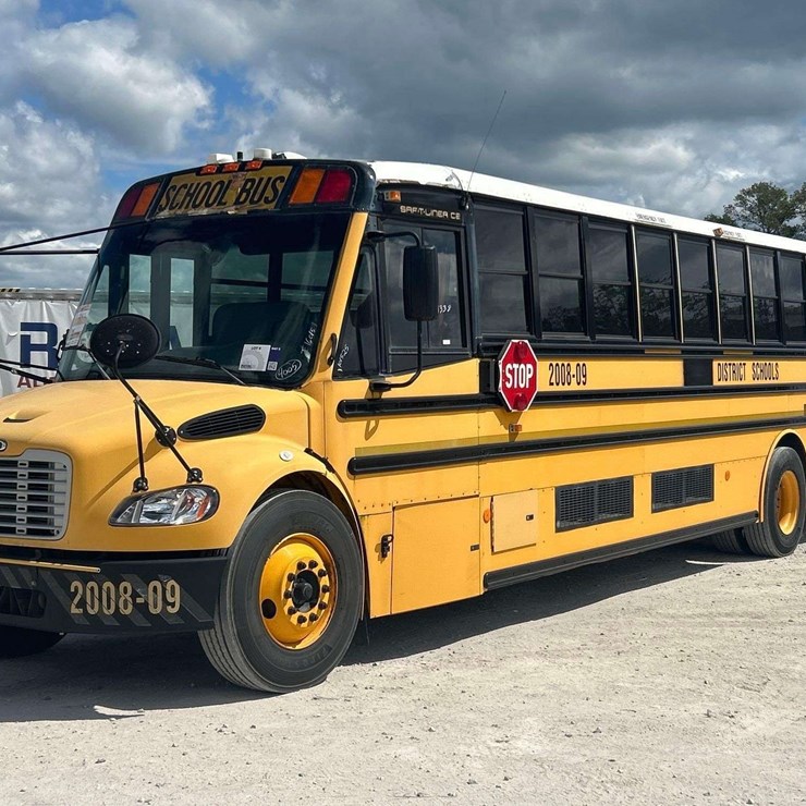 2009 FREIGHTLINER B2
