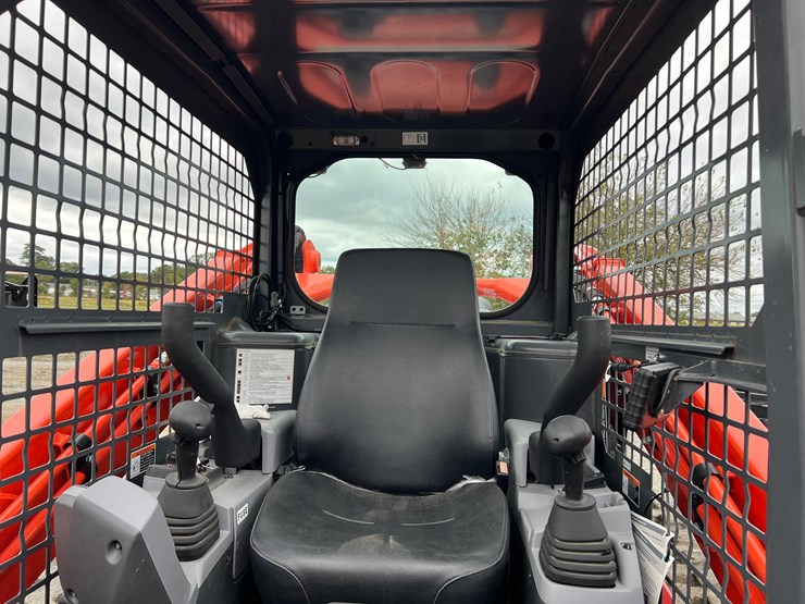 2023-kubota-svl97-2-image-17