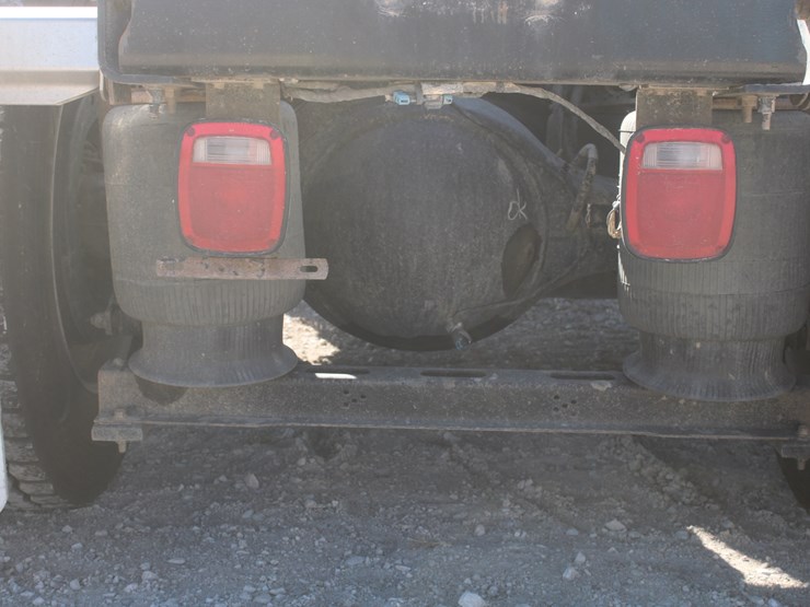 #2045-•-#2045--2013-mack-chu613-semi-tractor-image-24