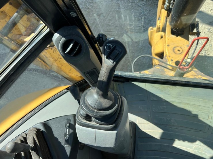 caterpillar-430e-image-33