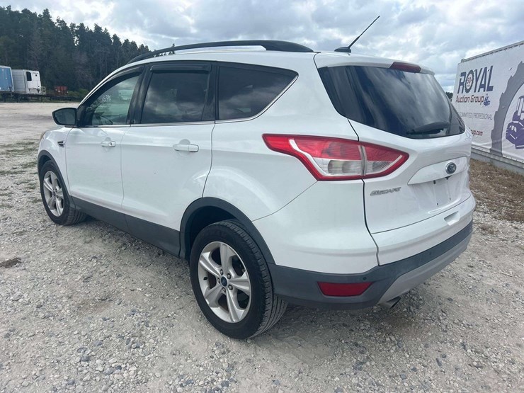 2016-ford-escape-se-image-4
