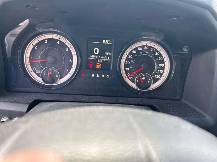 2019-ram-1500-classic-image-13