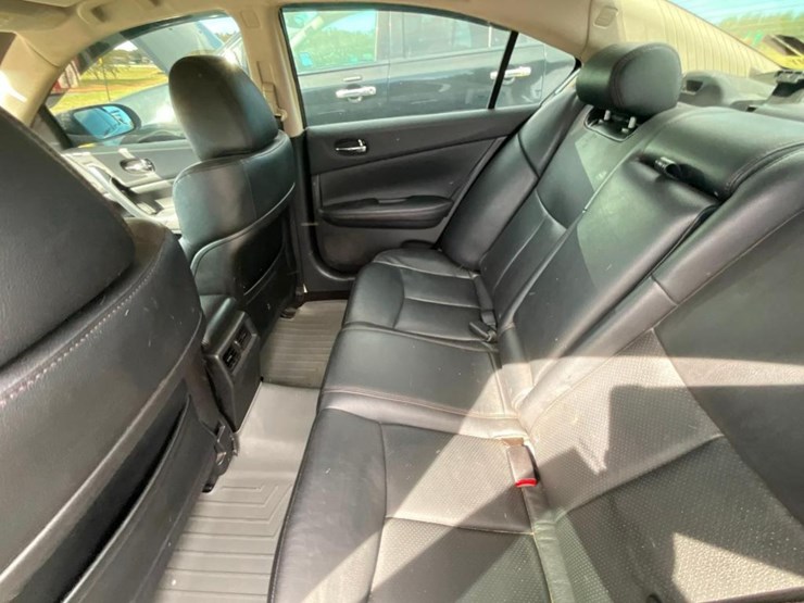 2014-nissan-maxima-**salvage-title**-image-21