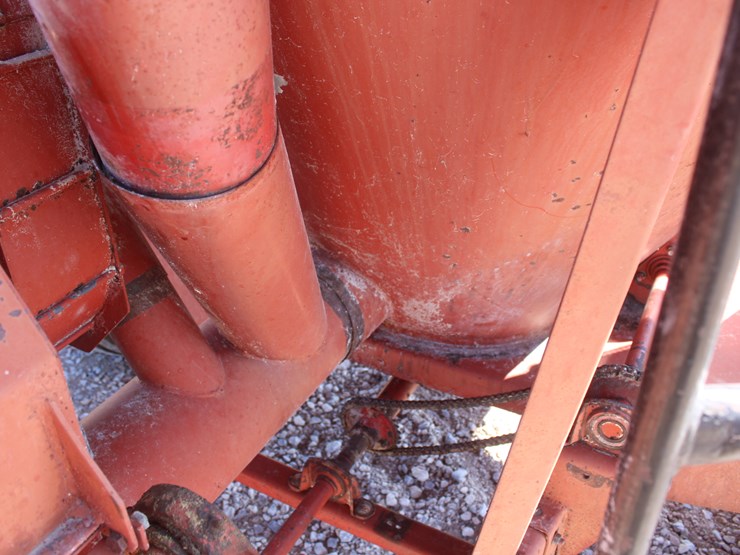 international-1250-image-10