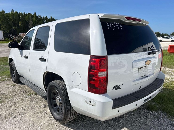 2014-chevrolet-tahoe-image-4