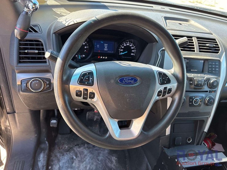 2015-ford-explorer-image-13