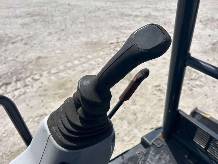 2017-deere-30g-image-15