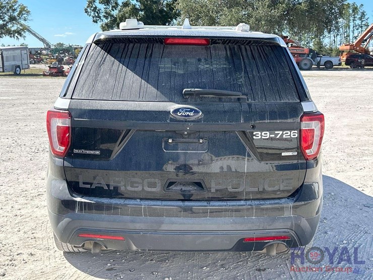 2016-ford-explorer-image-28