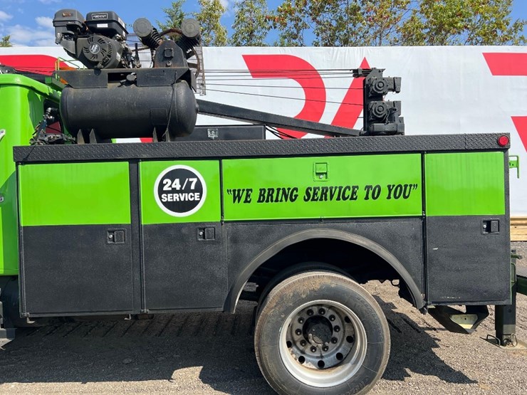 2001-international-4700-image-15