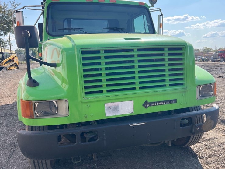 2001-international-4700-image-35