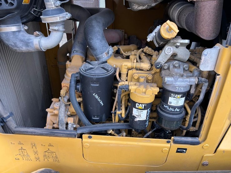 2021-caterpillar-d4-image-29