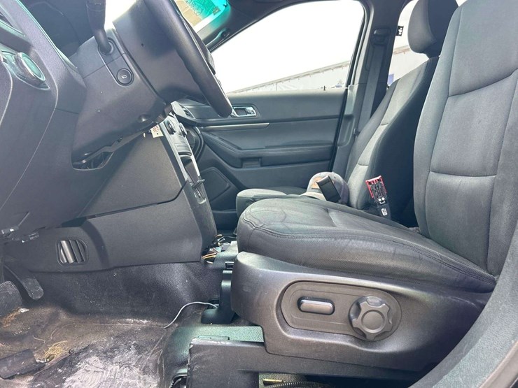 2013-ford-explorer-image-12