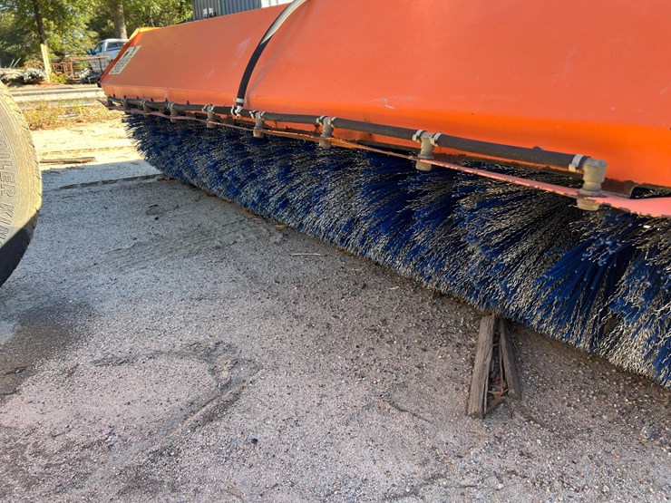 lay-mor-sweepmaster-300-image-13