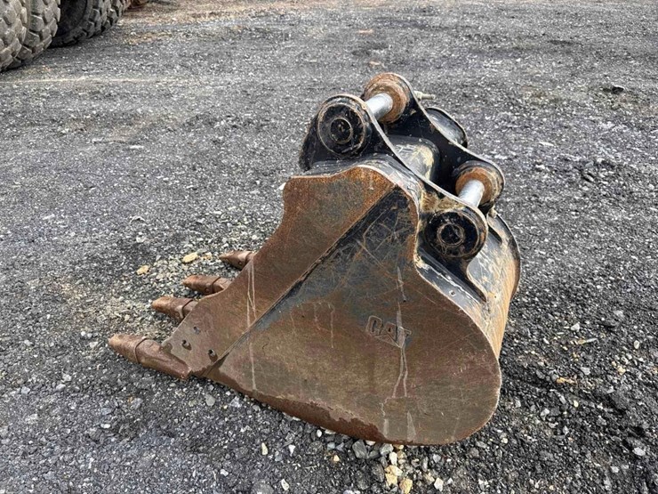 caterpillar-22"-pin-on-bucket-image-2