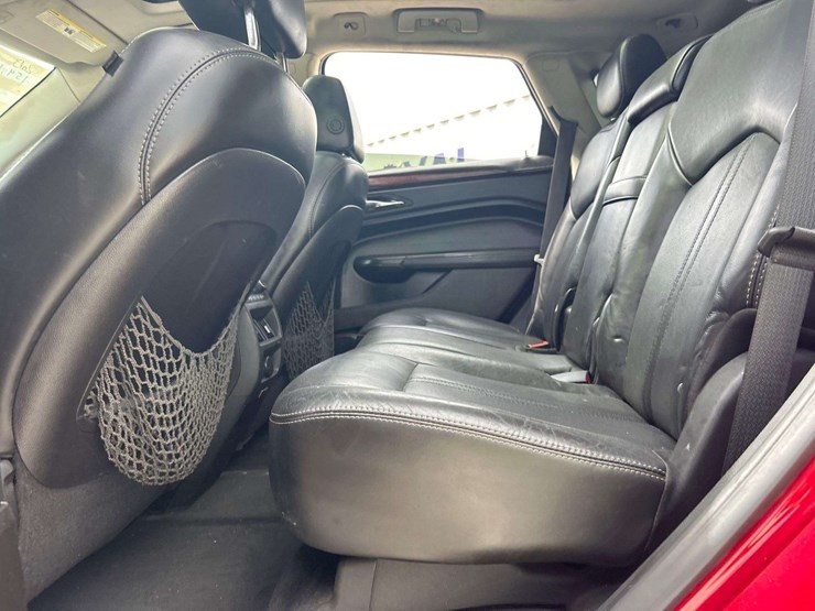 2012-cadillac-srx-image-19