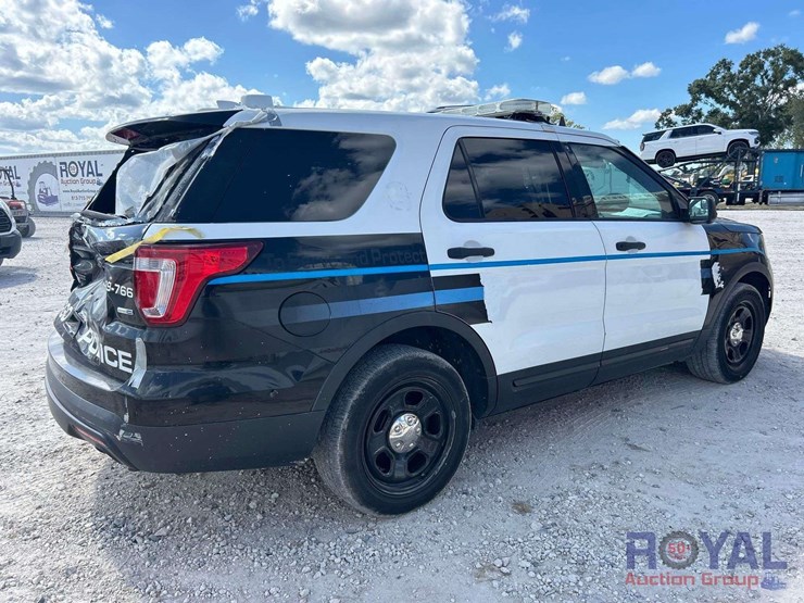 2017-ford-explorer-image-3