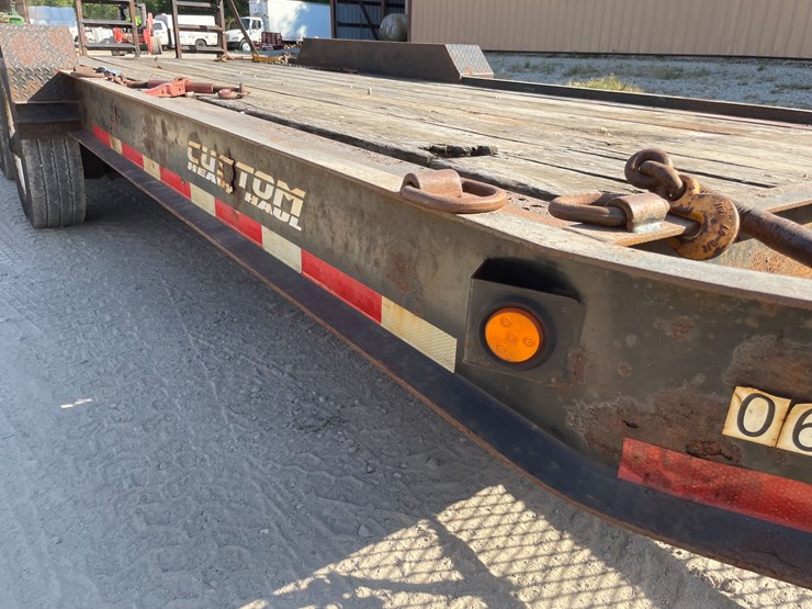 2015-custom-flatbed-image-13