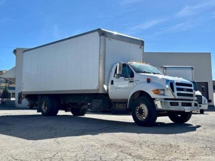 2013-ford-f750-xl-image-1