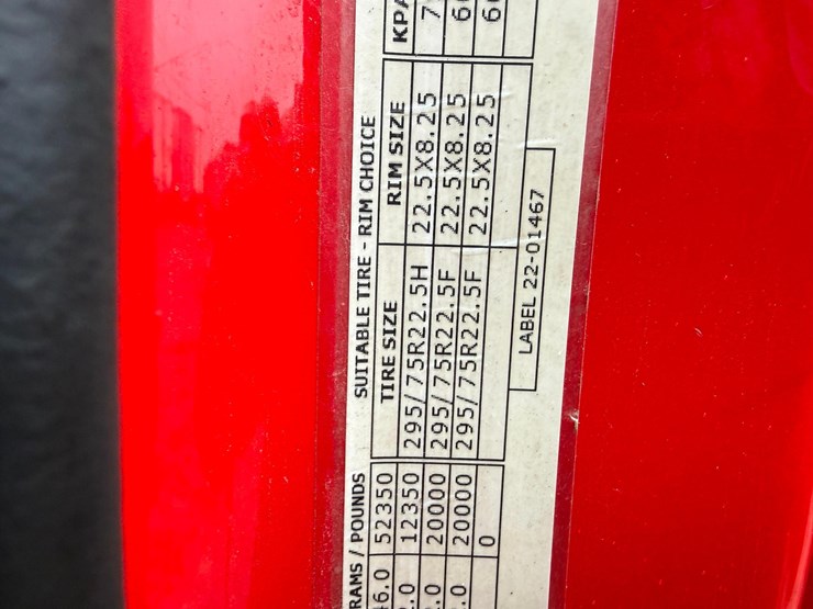 2017-peterbilt-567-image-18