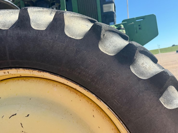 john-deere-4710-image-69