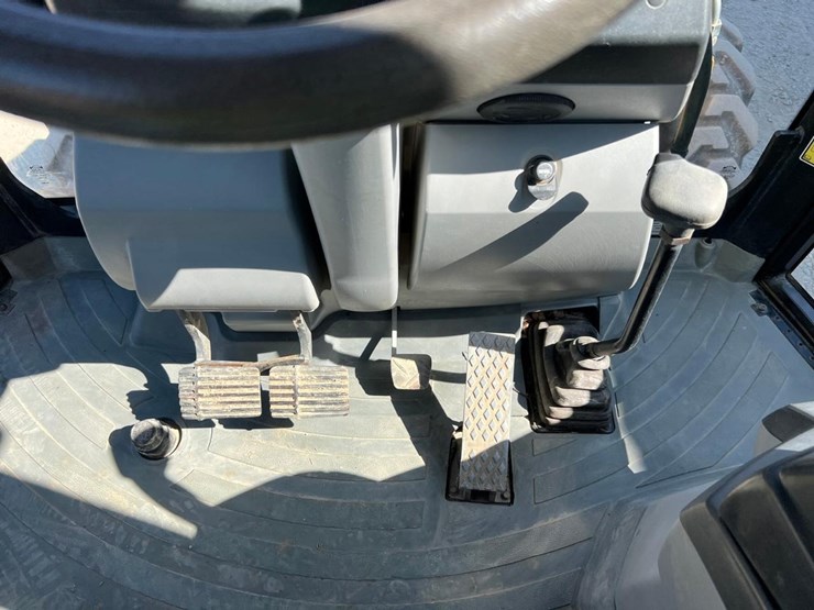 caterpillar-430e-image-36