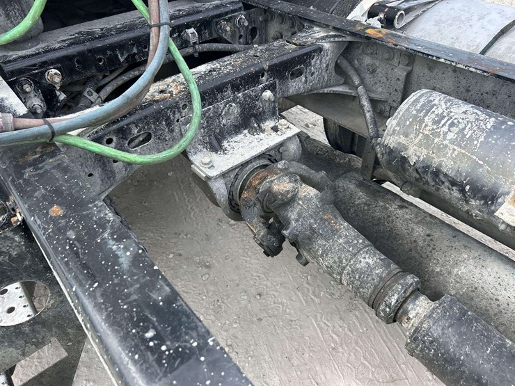 2015-freightliner-cascadia-125-image-11