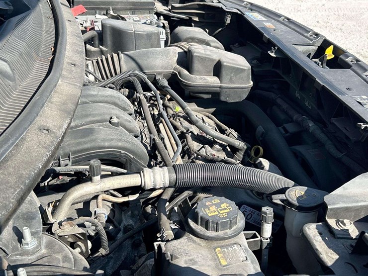 2015-ford-explorer-image-9