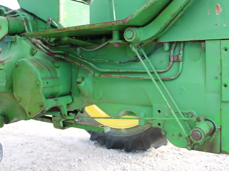 1962-john-deere-2010-image-32