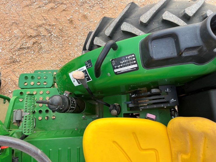 2015-john-deere-5055e-image-11