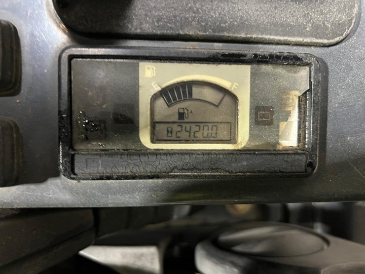 2015-deere-17g-image-24